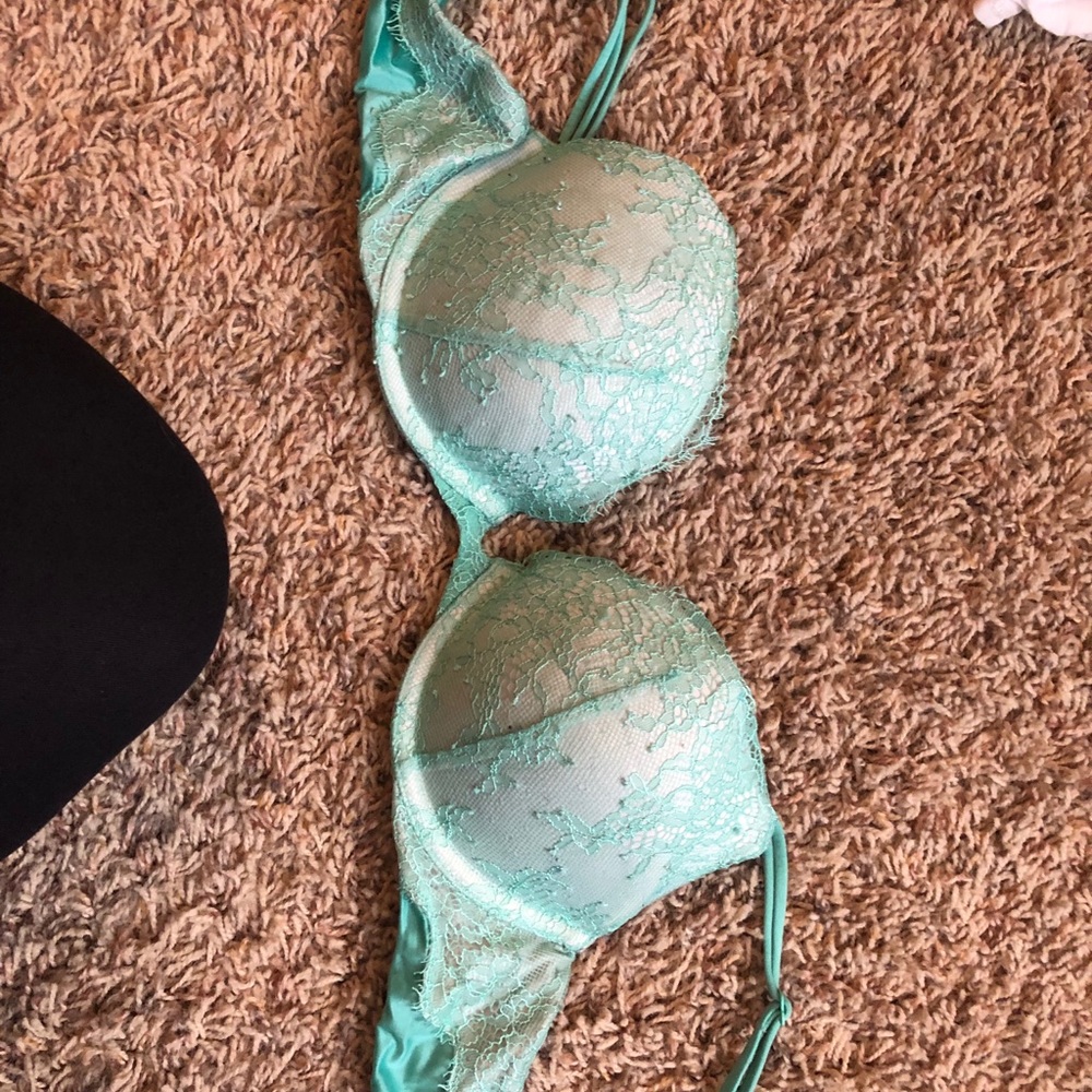 Victoria secret 34B push up bra